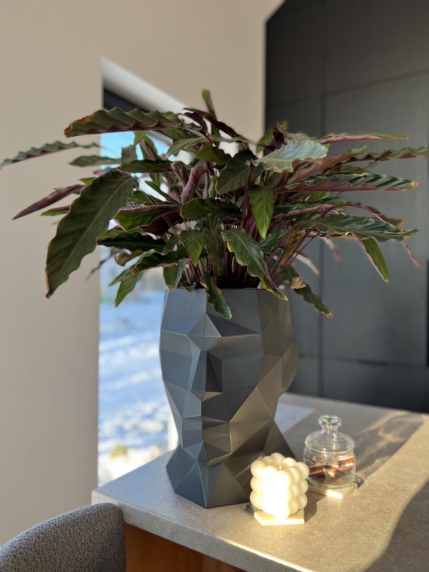 Design-Blumentopf Kopf Adonis 40 cm mit Innenboden