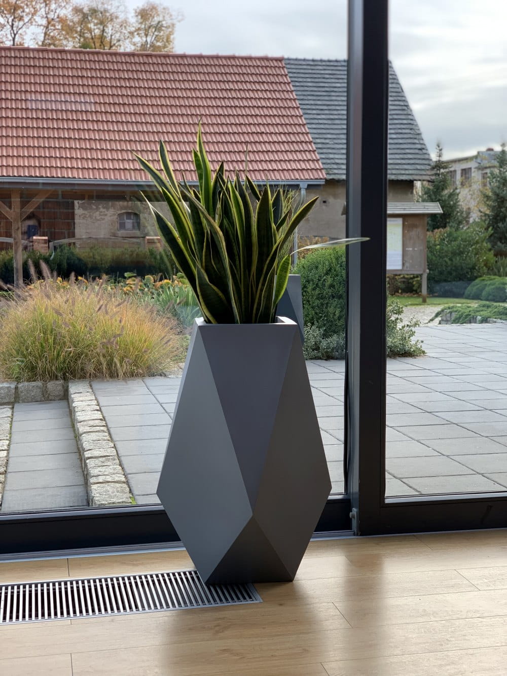 Blumentopf Volcano 80 cm mit Innenboden