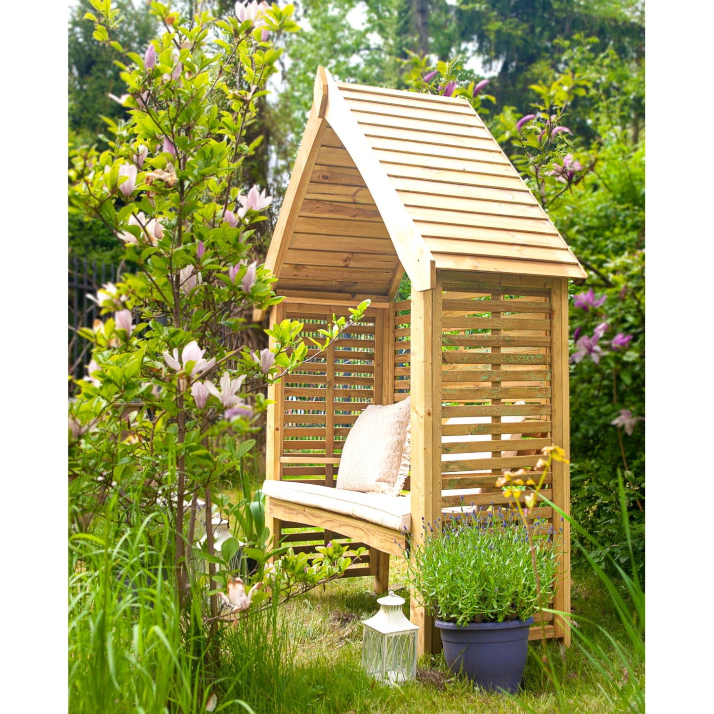 Orio Pergola mit Bank