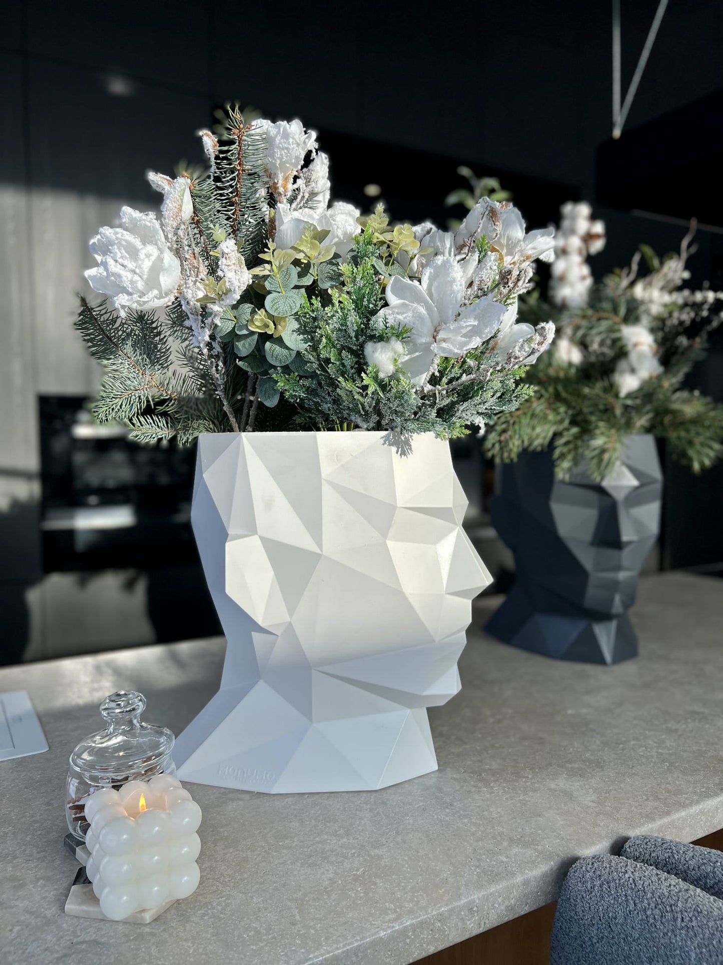 Design-Blumentopf Kopf Adonis 40 cm mit Innenboden