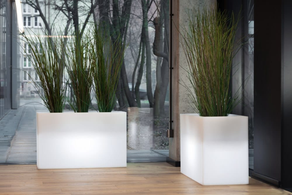 Langer LED-Pflanzkübel auf Rollen Monumo Lungo Maxi Light Kaltweiß 50 cm