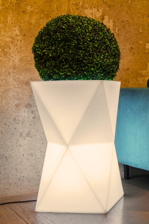Geometrischer LED-Pflanzkübel Monumo Valencia Light Warmweiß 70 cm