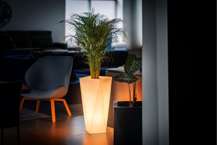 Hoher LED-Pflanzkübel Monumo Vaso Light neutralweiß 72 cm