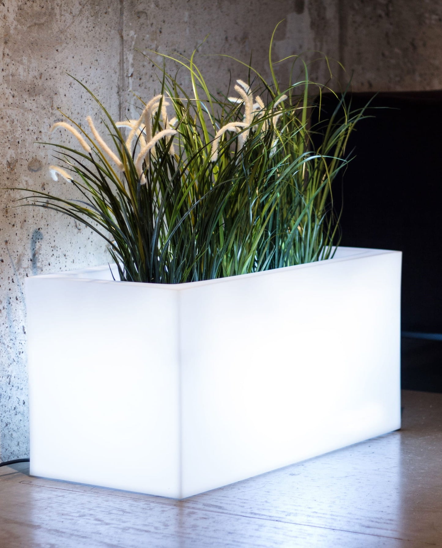 Langer LED-Pflanzkübel auf Rollen Monumo Lungo Light Kaltweiß 38 cm