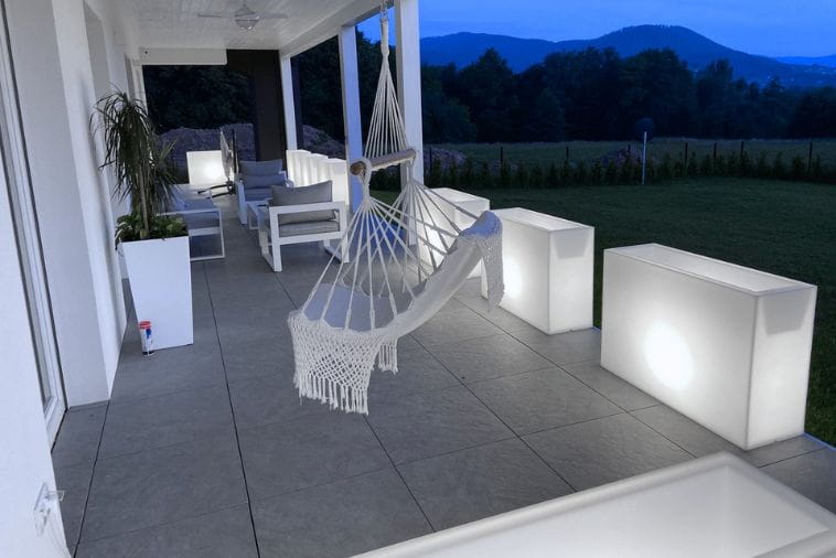 Design-Blumentopf Lungo Grande Light 60 cm auf Rollen mit LED (Warmweiß)