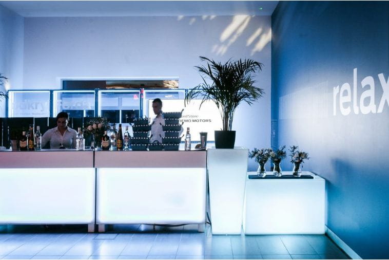 Design-Blumentopf Longerino Light 70 cm auf Rollen mit LED