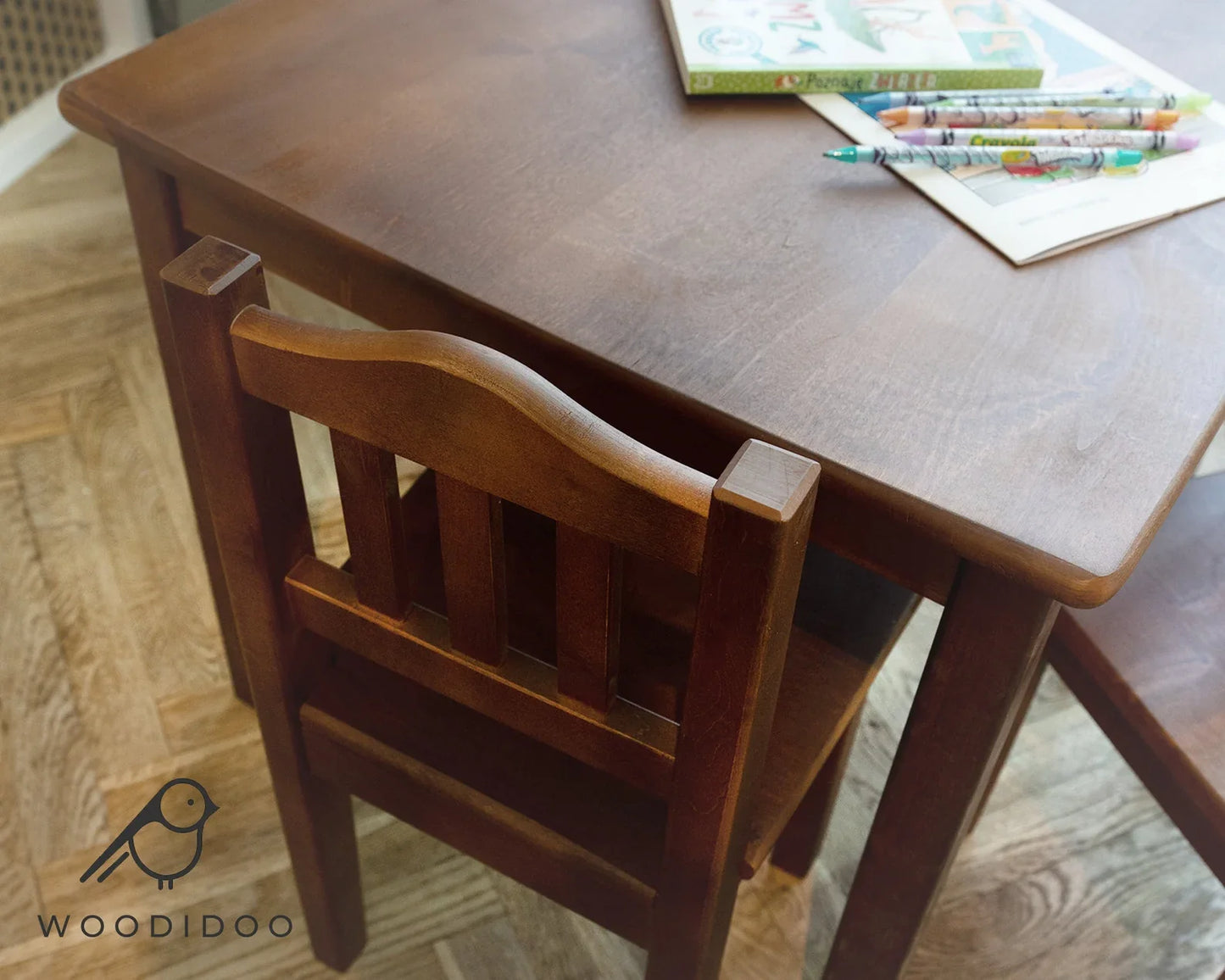 #Walnuss Dunkel Handgefertigte Holztisch und Stühle für Kind