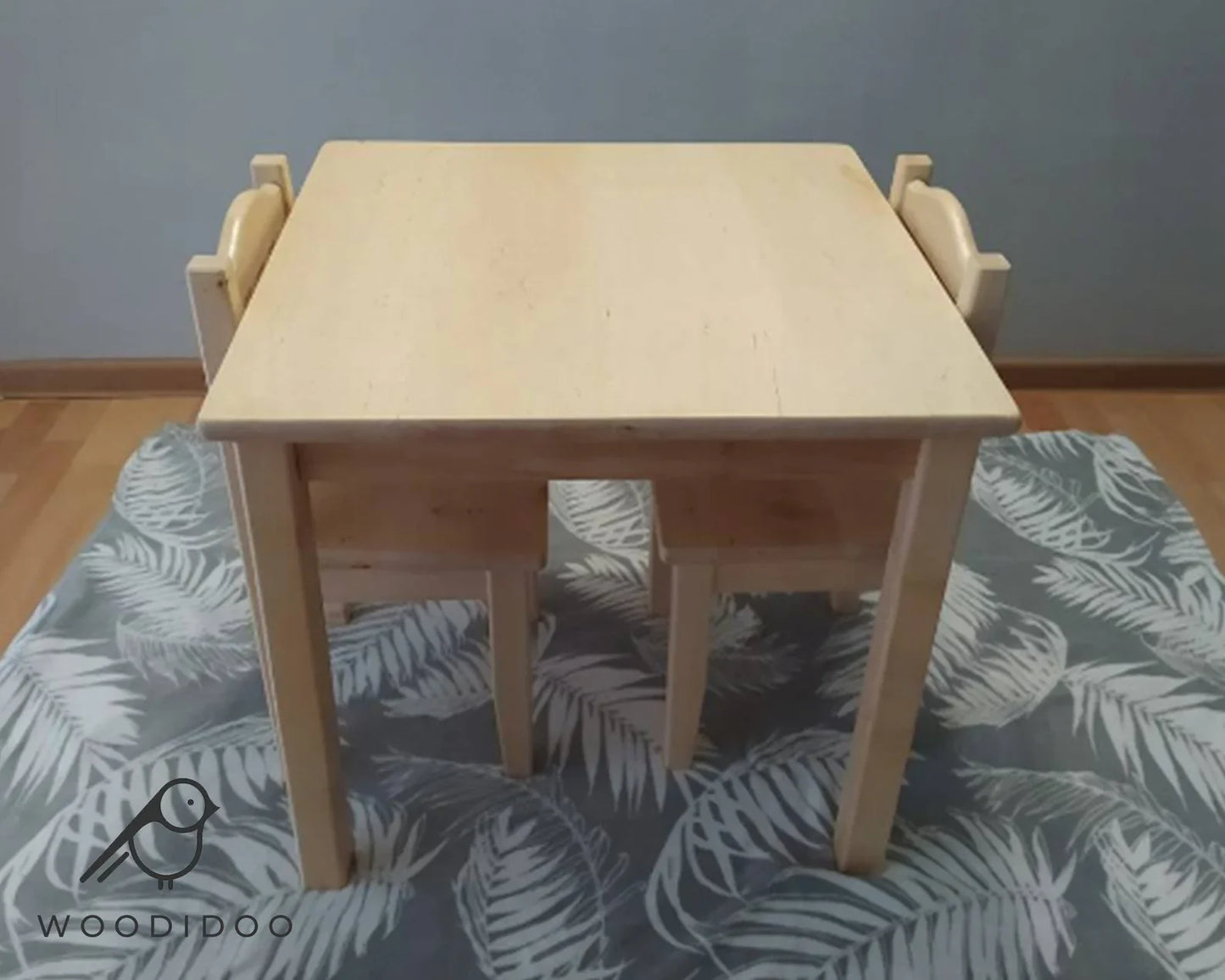 #Naturholz Handgefertigte Holztisch und Stühle für Kind