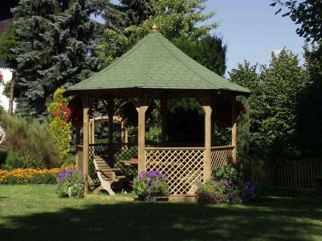 Chopin-Gartenpavillon aus Holz